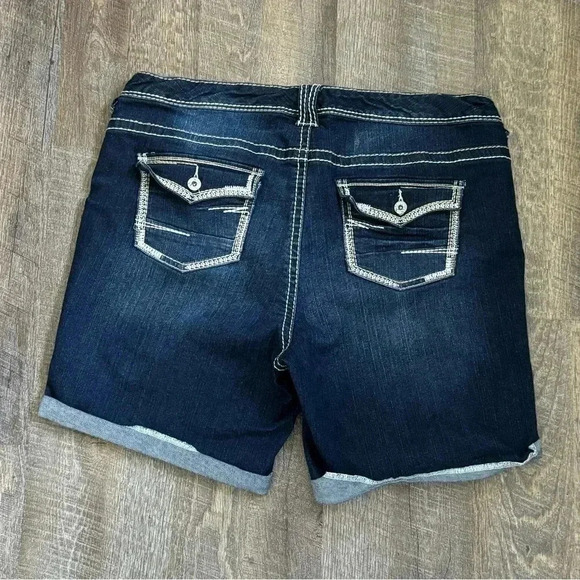 💟➕size Women’s Maurices  Jean Shorts - Picture 2 of 12